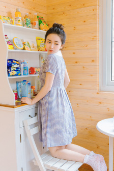 他疯狂地在她体内冲撞